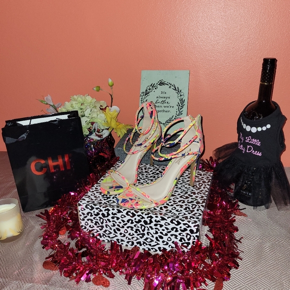 High Heel Shoes - Picture 3 of 3